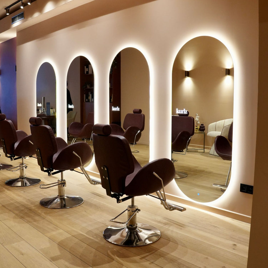 Kappersstoelen in Kurlz zaak